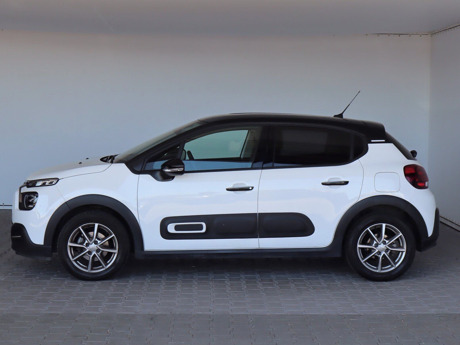 Citroën C3, 1.2 PureTech, Automat - fotka 3