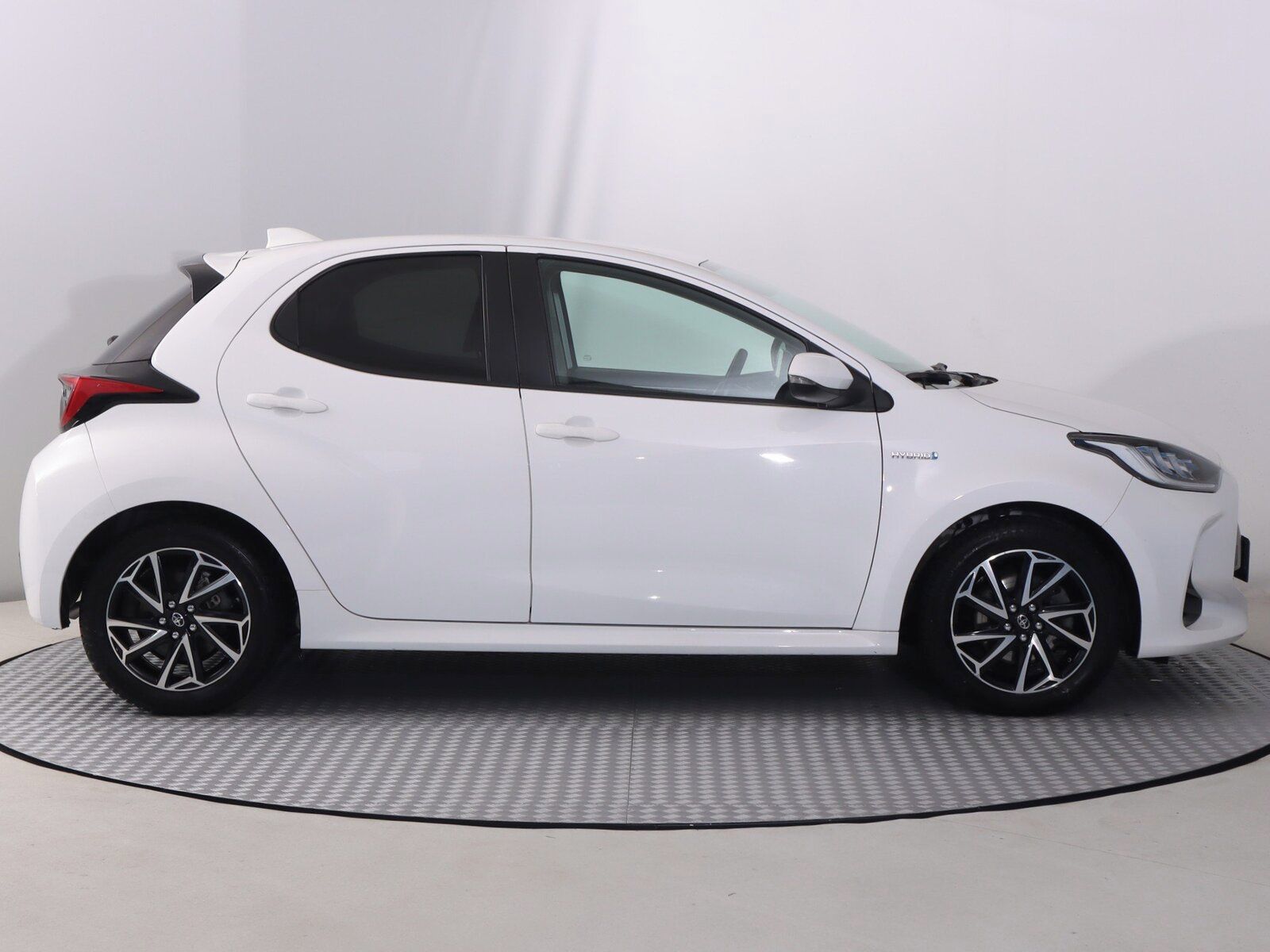 Toyota Yaris, 1.5 Hybrid, Style, Automat - fotka 6