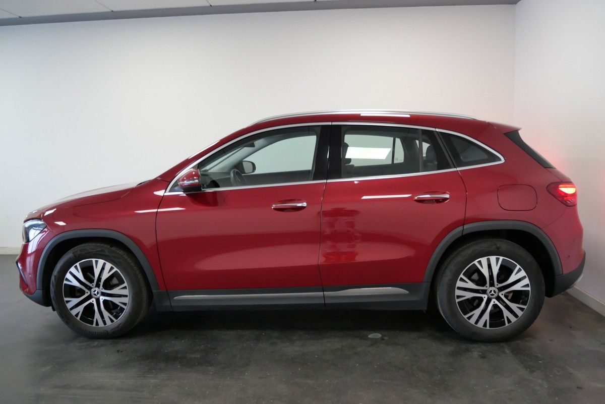 Mercedes-Benz GLA, 200d 110 kW 4Matic - fotka 3
