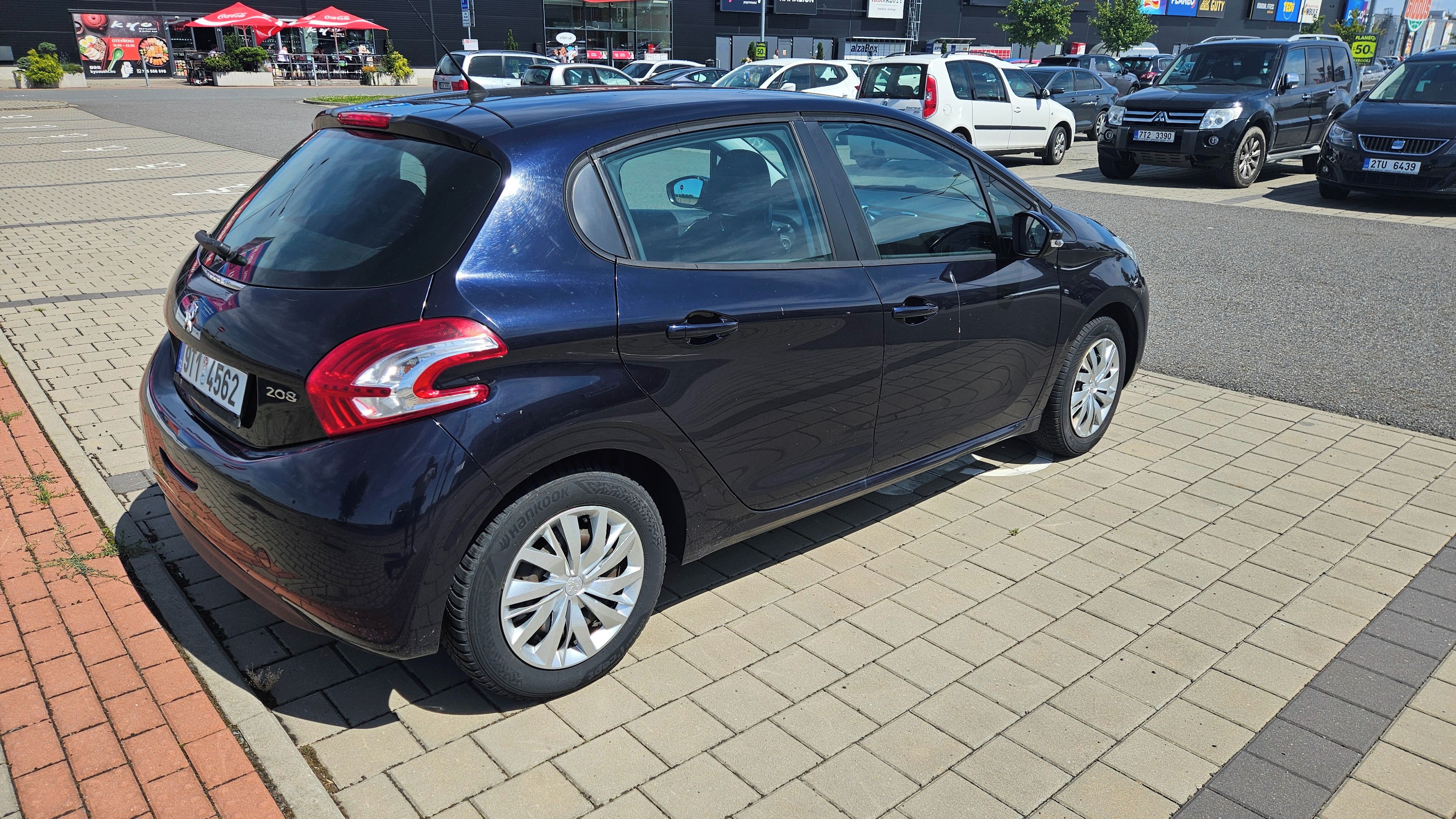 Peugeot 208, 1,2 VTI  60 KW - fotka 3
