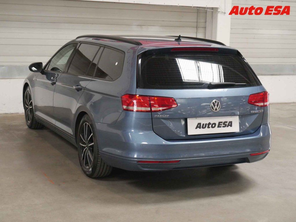Volkswagen Passat, 1.6TDi,LED,TZ,park.čidla - fotka 4