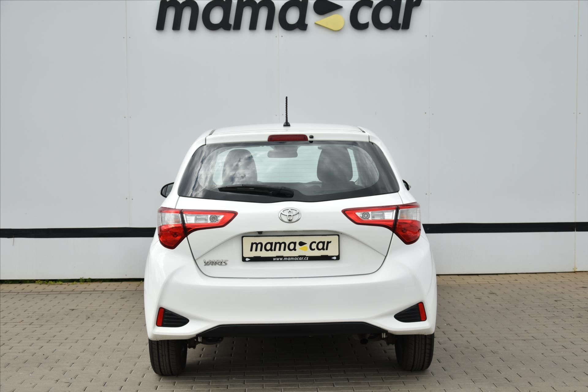 Toyota Yaris, 1.5 VVT-i 82kW SERVISNÍ KN.ČR - fotka 6
