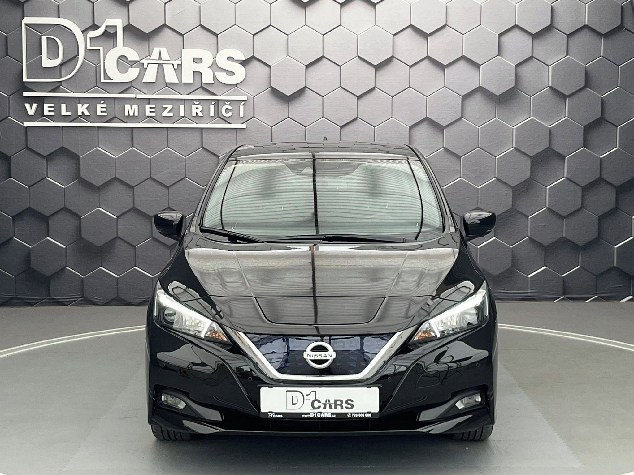 Nissan LEAF, N-Connecta, 110 kW, 40kWh - fotka 6