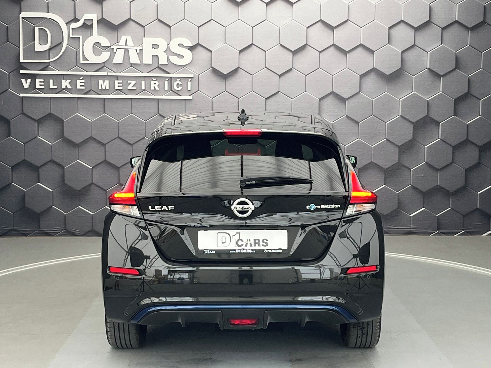 Nissan LEAF, N-Connecta, 110 kW, 40kWh - fotka 3
