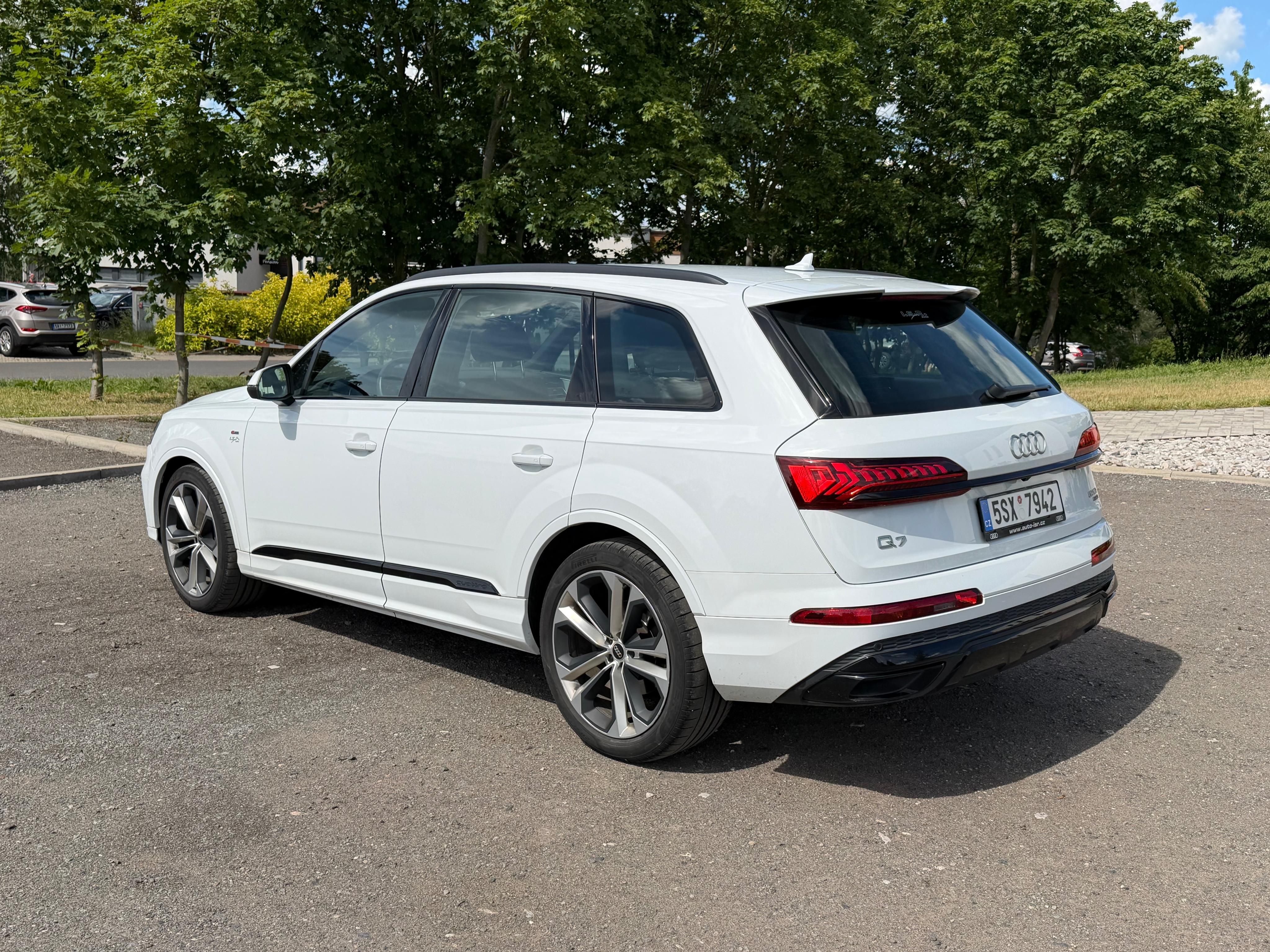 Audi Q7, 50 TDI Sline - fotka 2