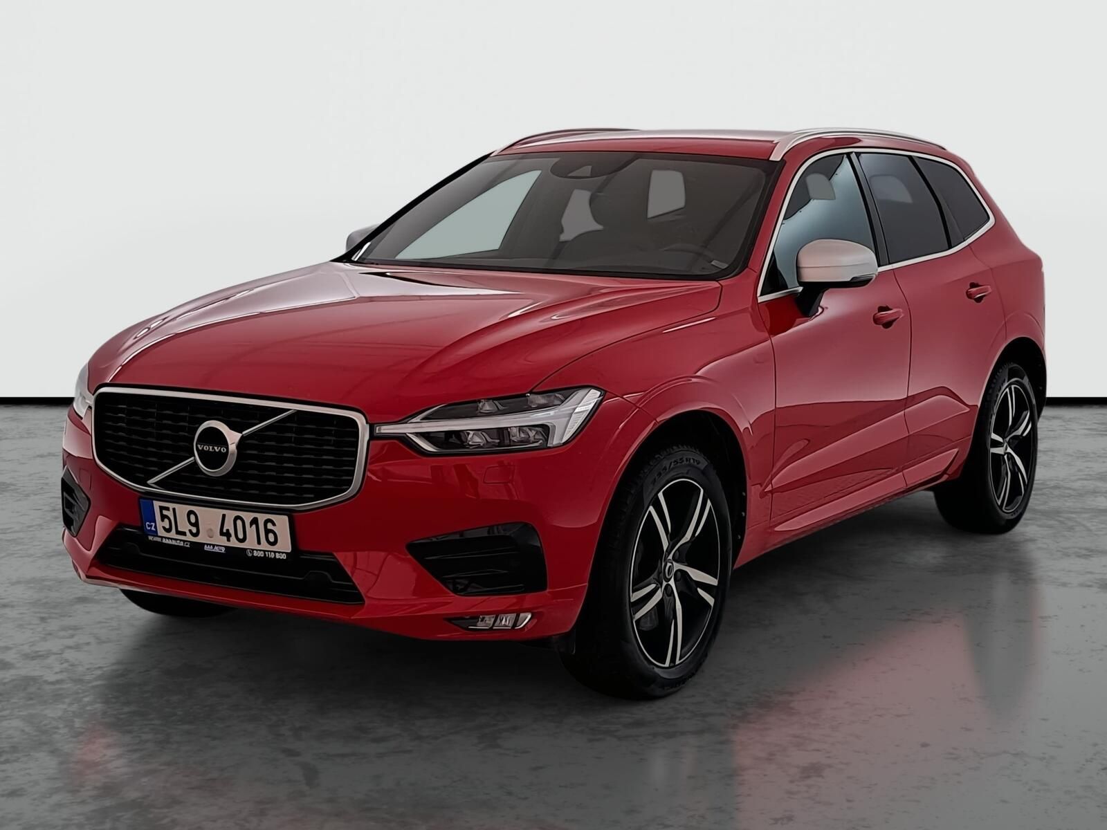 Volvo XC60, T5 AWD, R-Design, 4X4 - fotka 2