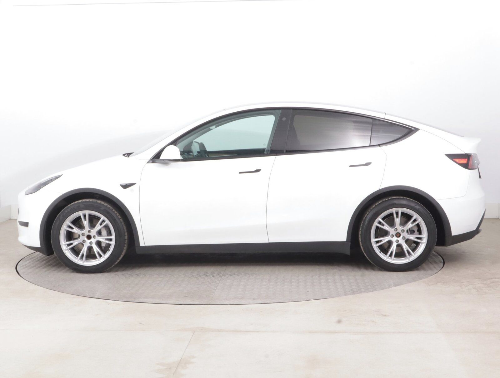 Tesla Model Y, RWD LFP 60kWh, SoH 96% - fotka 3
