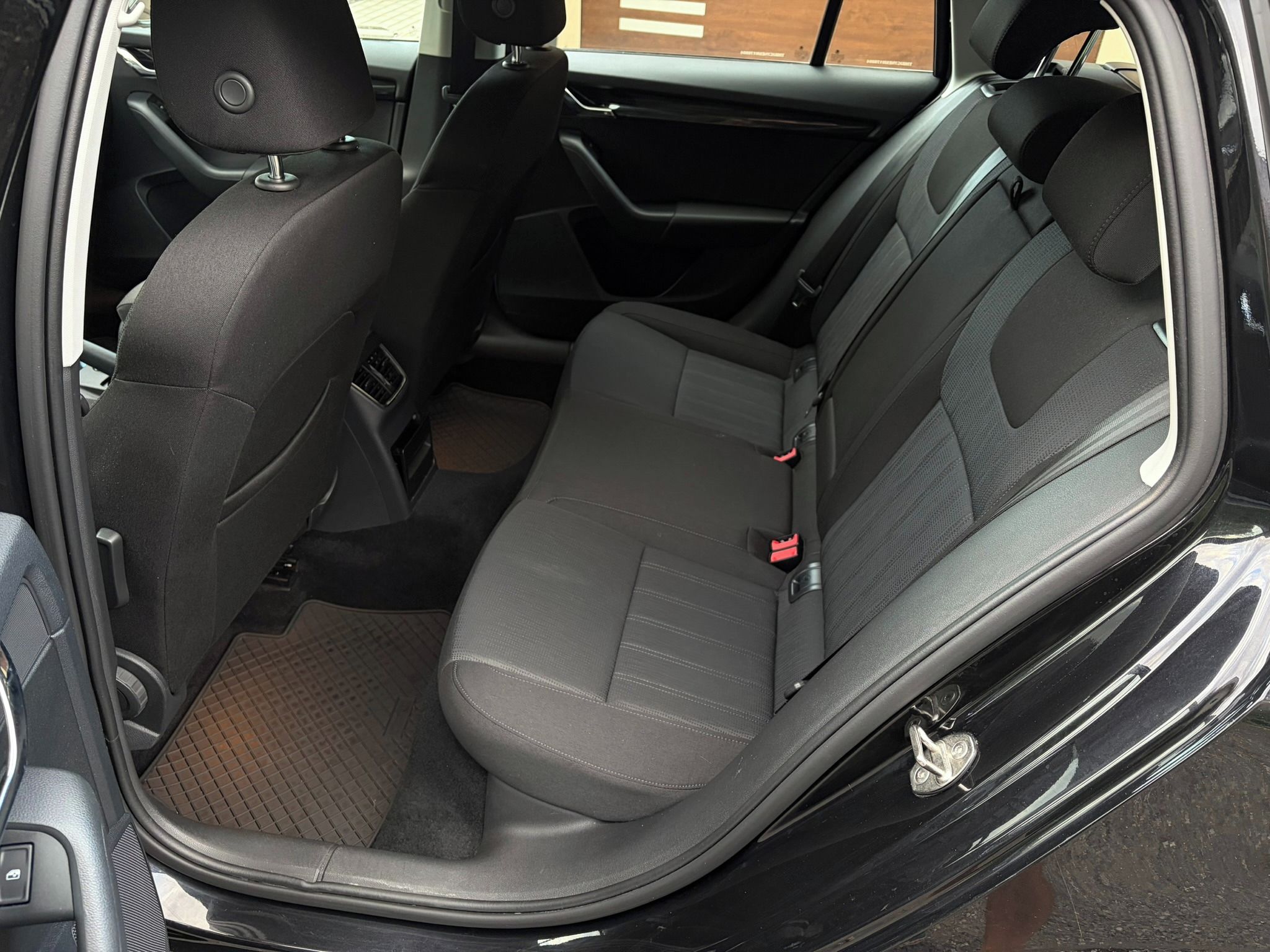 Škoda Octavia, 1.6 TDI STYLE. 85tis. km. ČR. - fotka 5