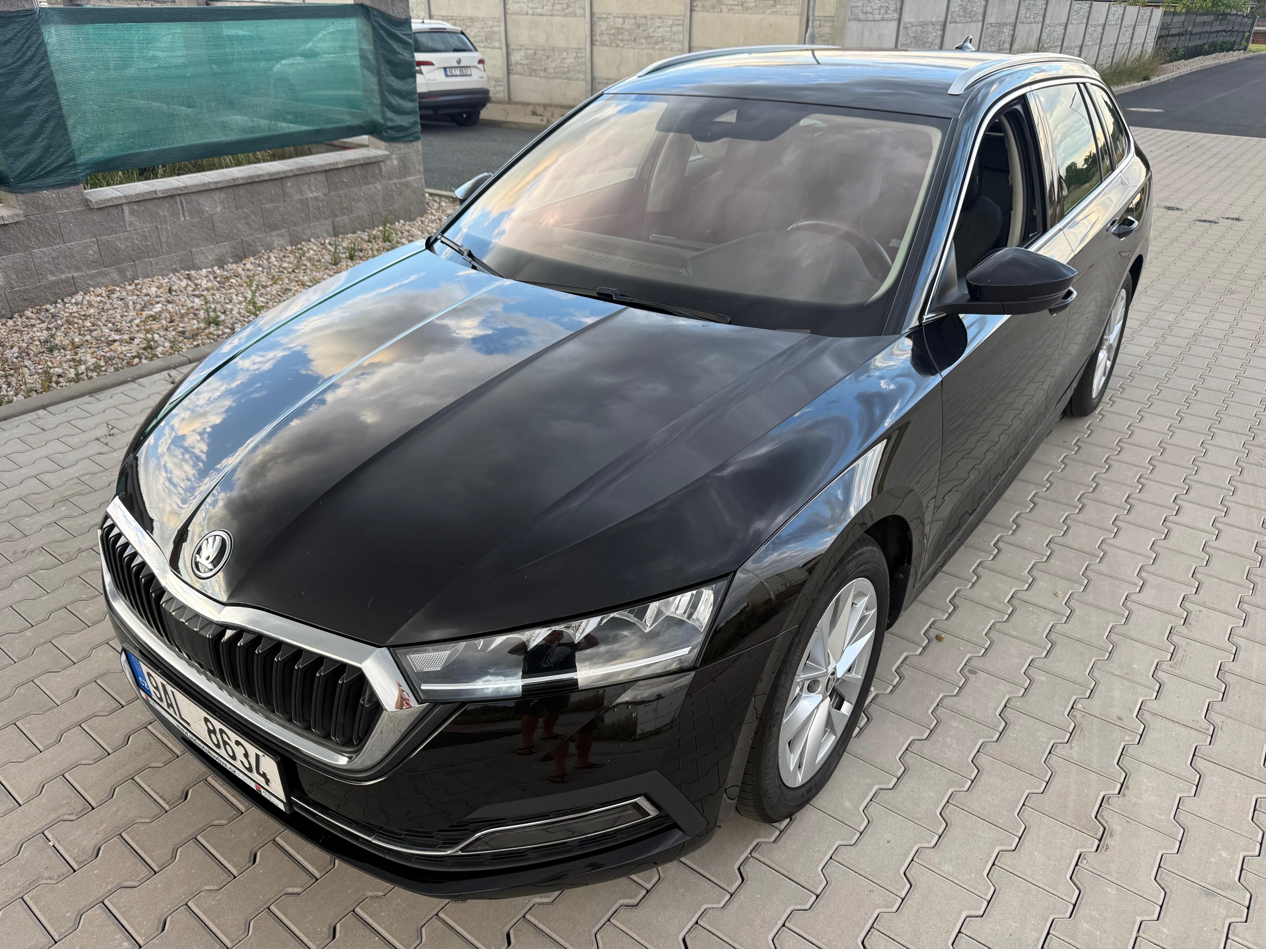 Škoda Octavia, 2.0 TDI 110kw,DSG,4x4,STYLE,CZ - fotka 2