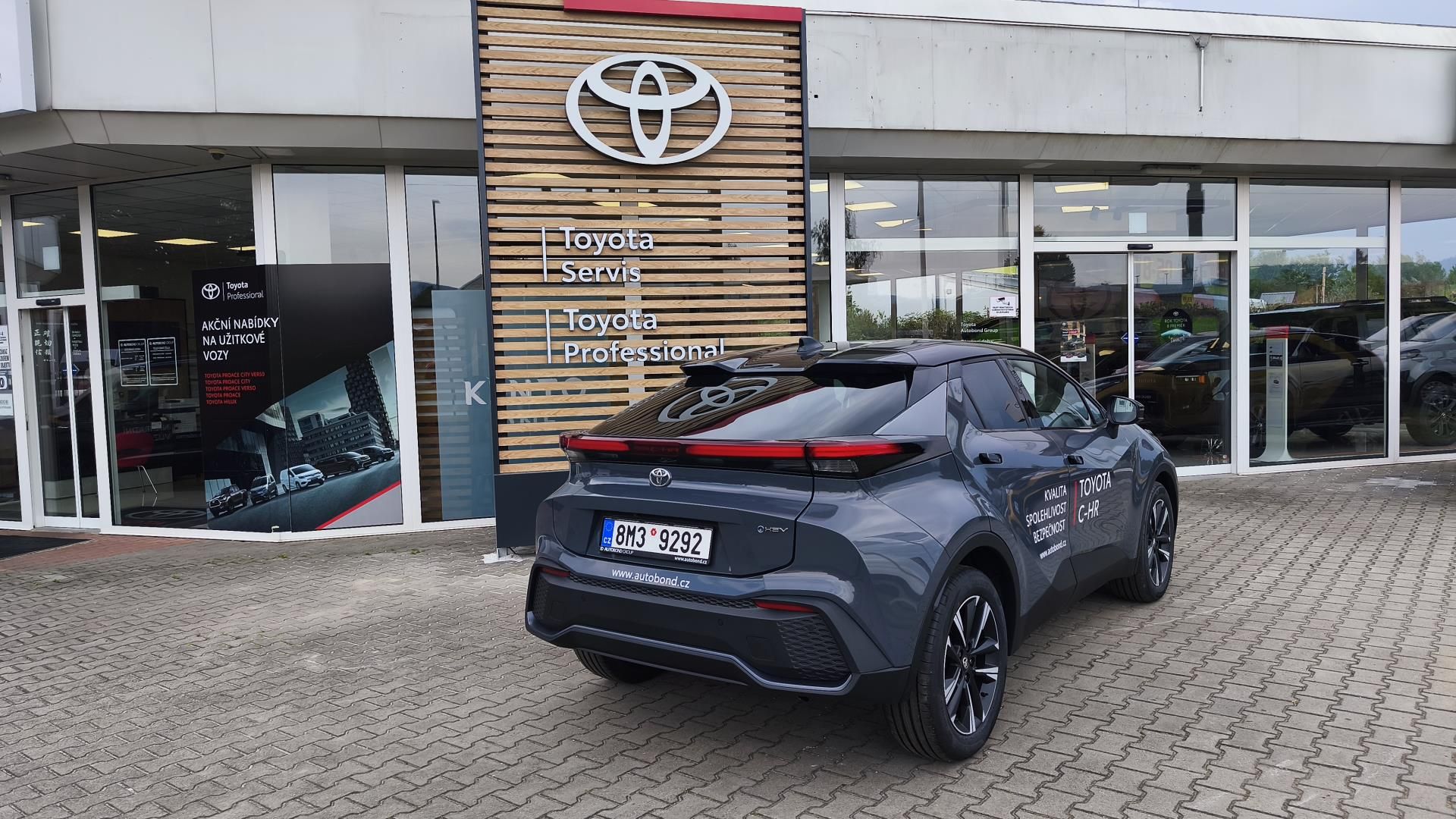Toyota C-HR, 1.8 HEV STYLE Bi-TONE - fotka 6