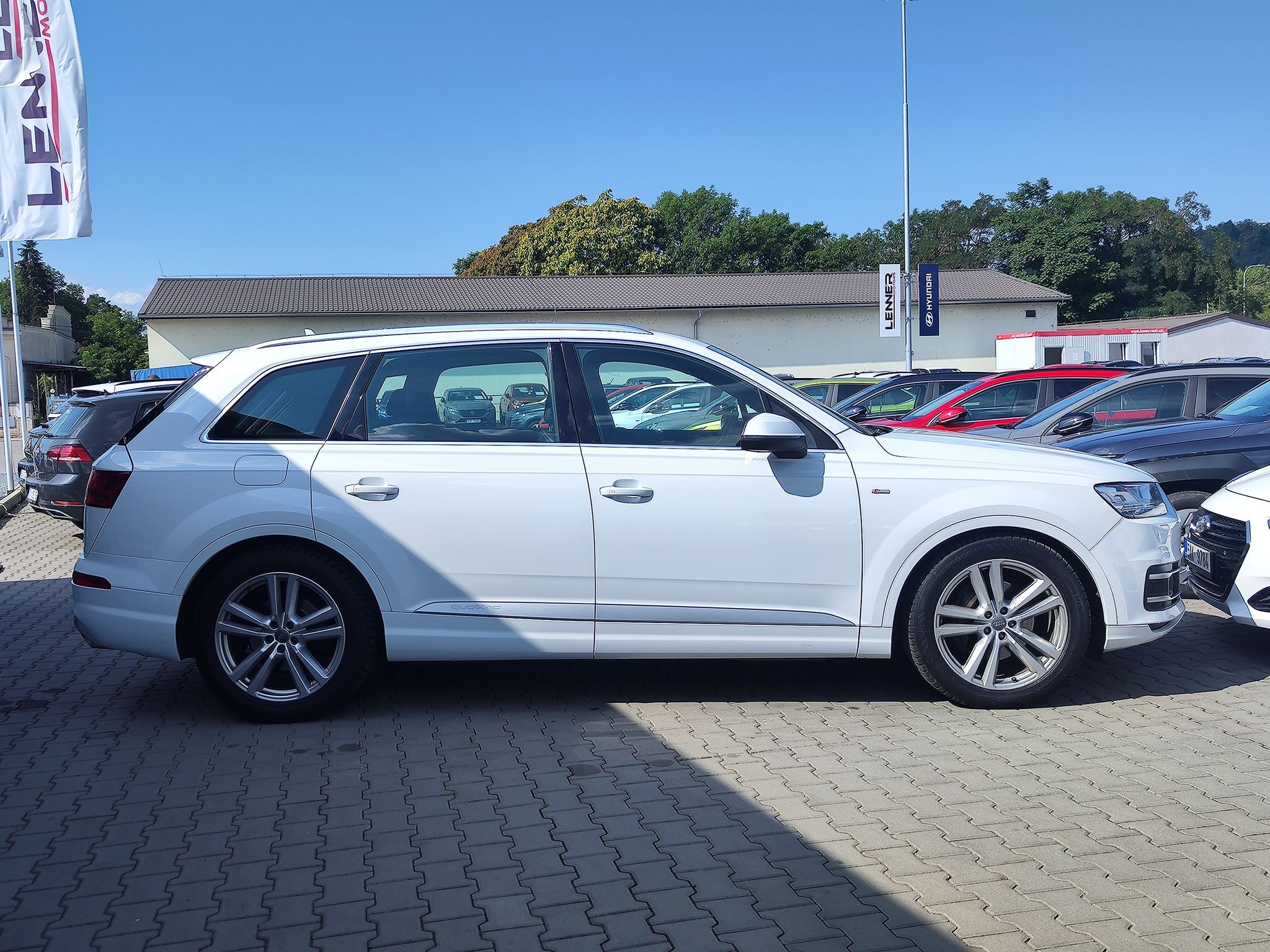 Audi Q7, 3.0 TDI/200kW S-Line AT 4x4 - fotka 4