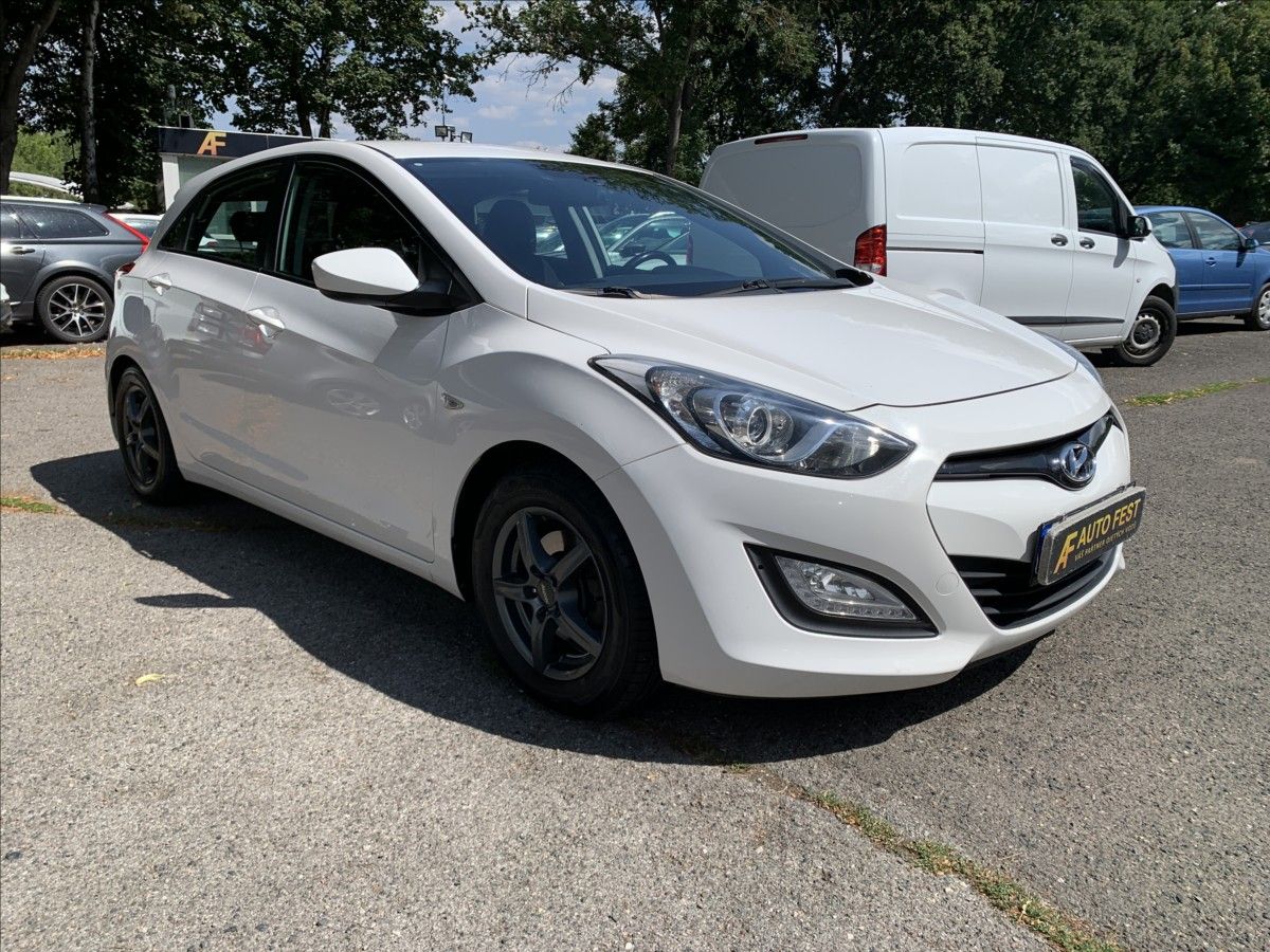 Hyundai i30, 1,4 i, ČR - fotka 3