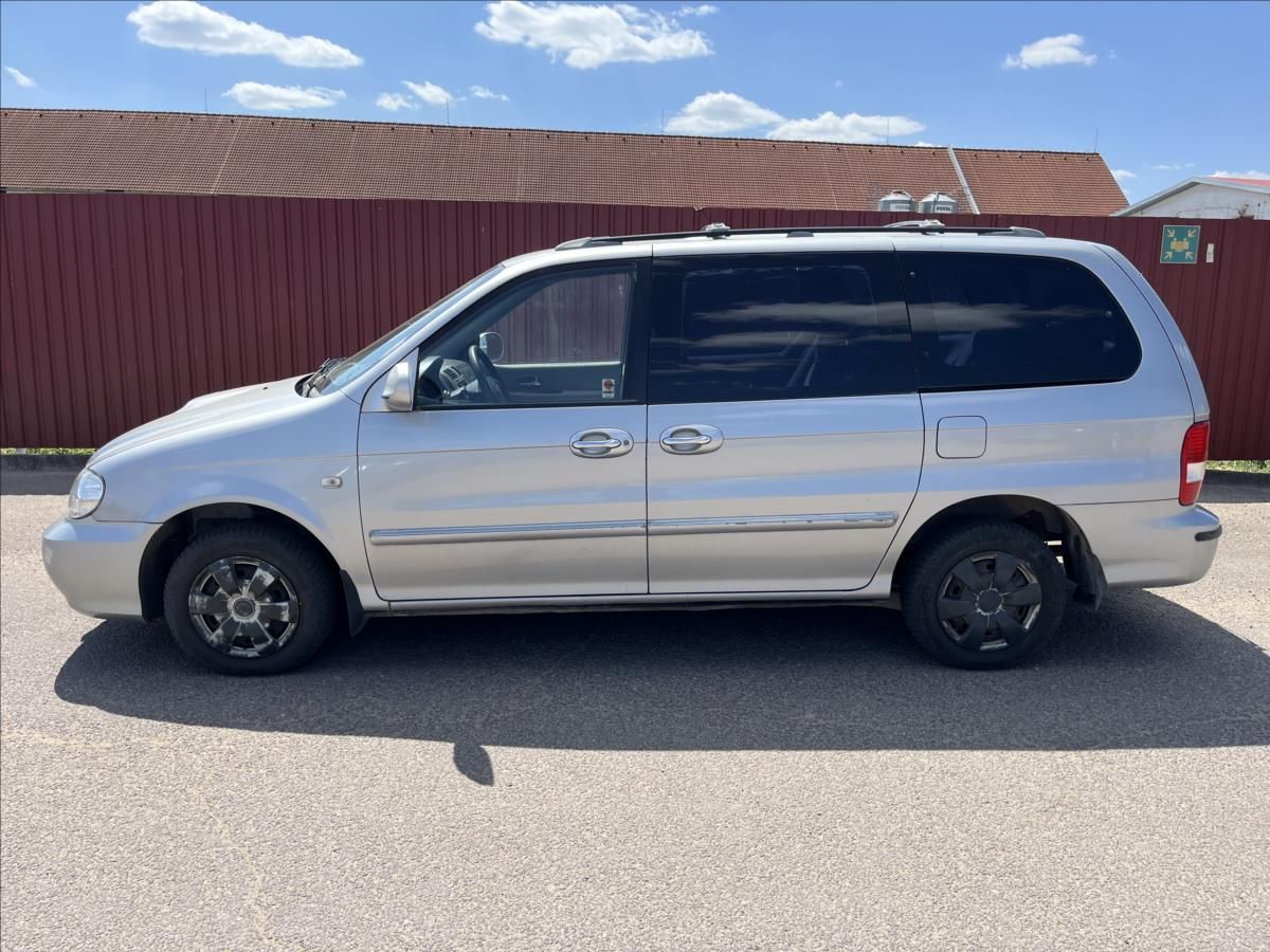 Kia Carnival, 2,9 CRDi 6.MÍST STK 5/2028 - fotka 4