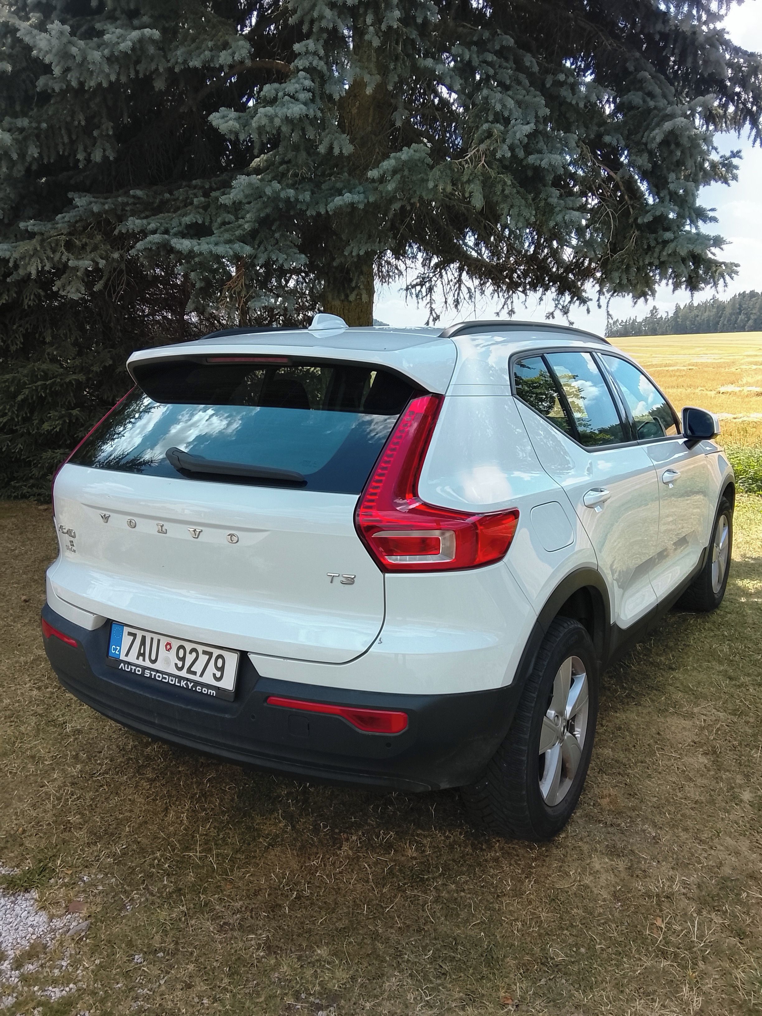 Volvo XC40, T3 120kW automat, kamera, - fotka 3