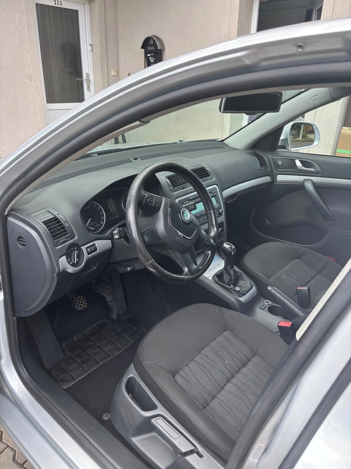 Škoda Octavia, ŠKODA OCTAVIA 1.6 tdi - fotka 4