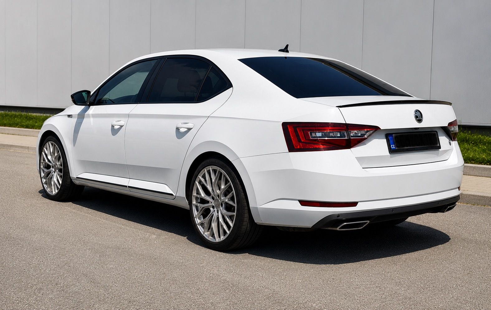 Škoda Superb, Škoda Superb III Sportline 2.0 - fotka 3