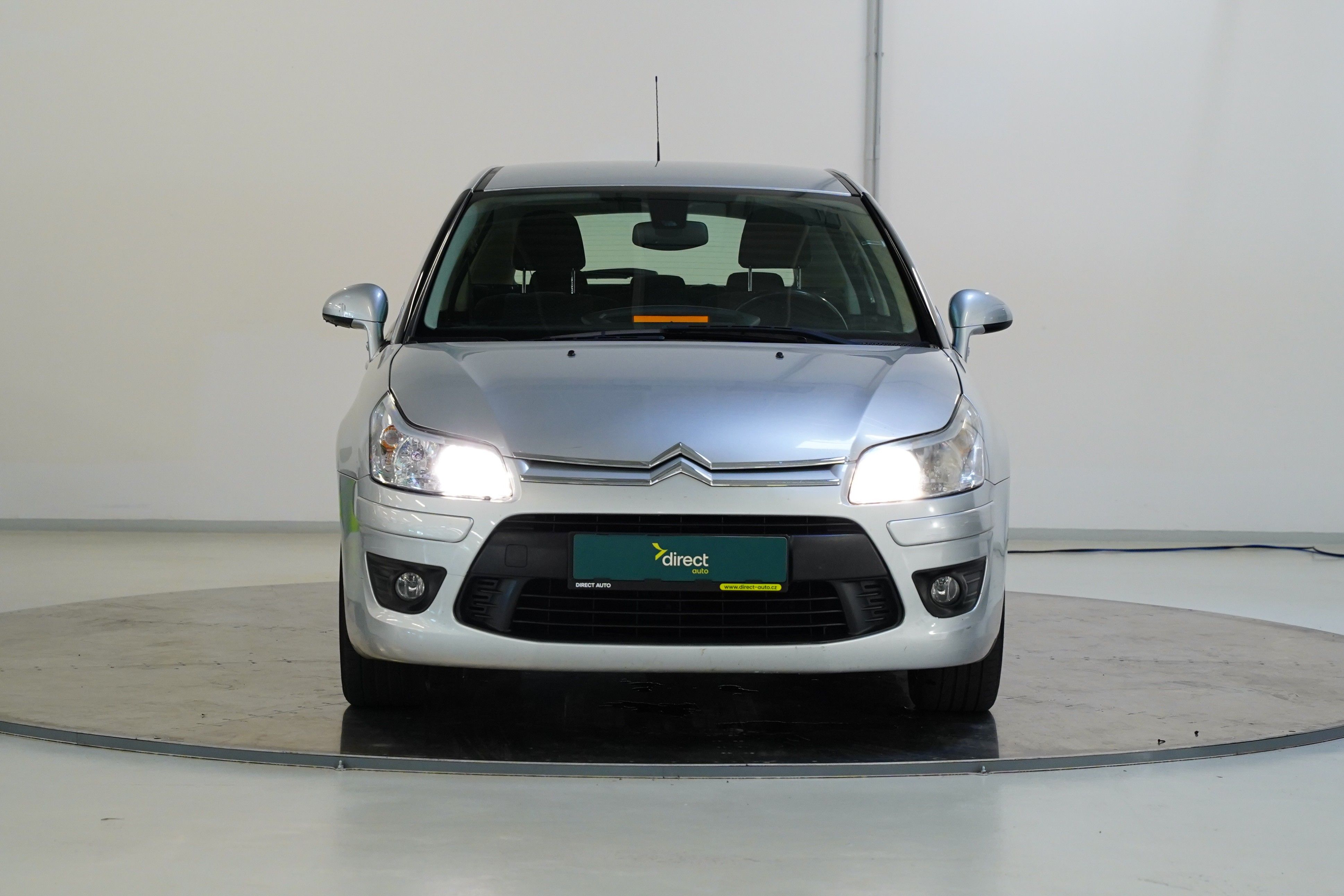 Citroën C4, 1.4i 65 kw - fotka 4