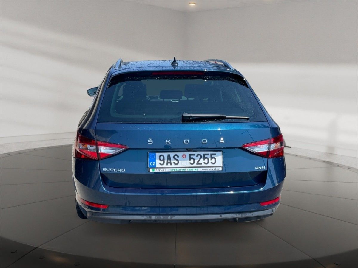 Škoda Superb, 2,0 TDI 147 4x4 Style Aut - fotka 5