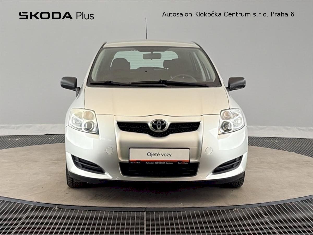 Toyota Auris, VVT-i74 kW - fotka 4