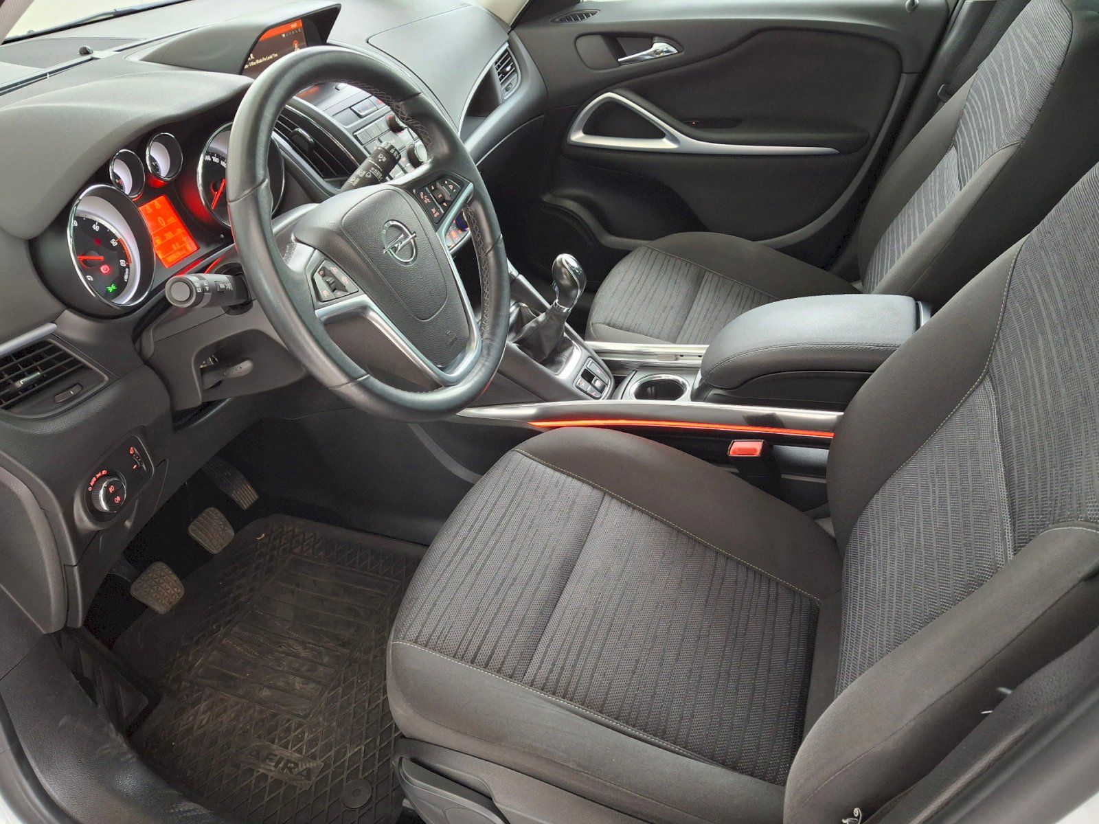 Opel Zafira, Tourer 2,0TDCi 125kW - fotka 6