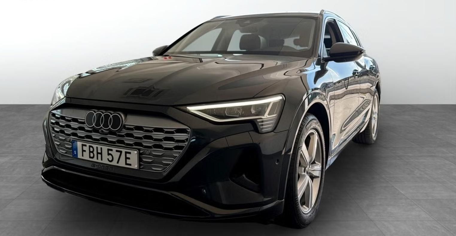 Audi Q8 e-tron, 50 Q Kamera Tažné Ambient