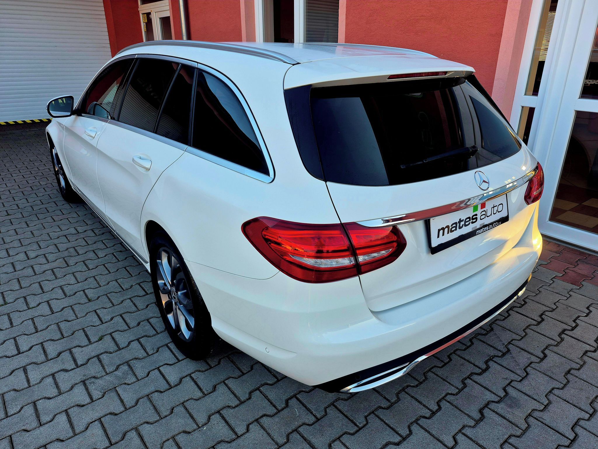 Mercedes-Benz Třídy C, 150kW - fotka 3