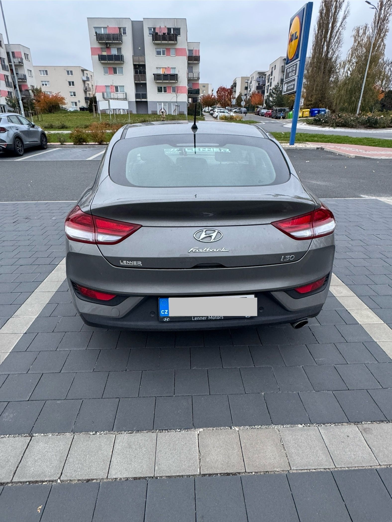 Hyundai i30, Hyundai i30 Fastback 1.6 CRDi - fotka 3