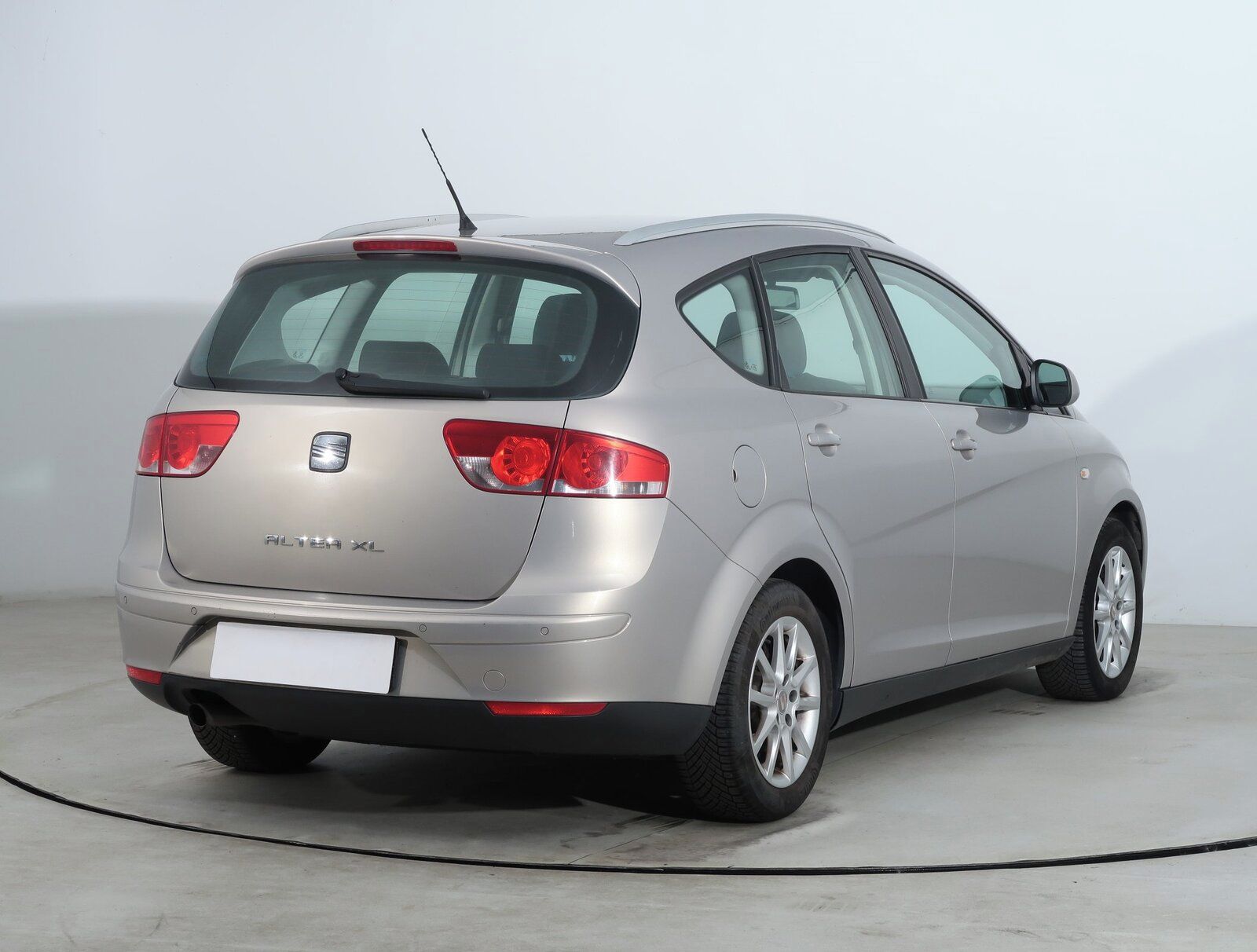 Seat Altea, 1.6 TDI, Automatická klima - fotka 5