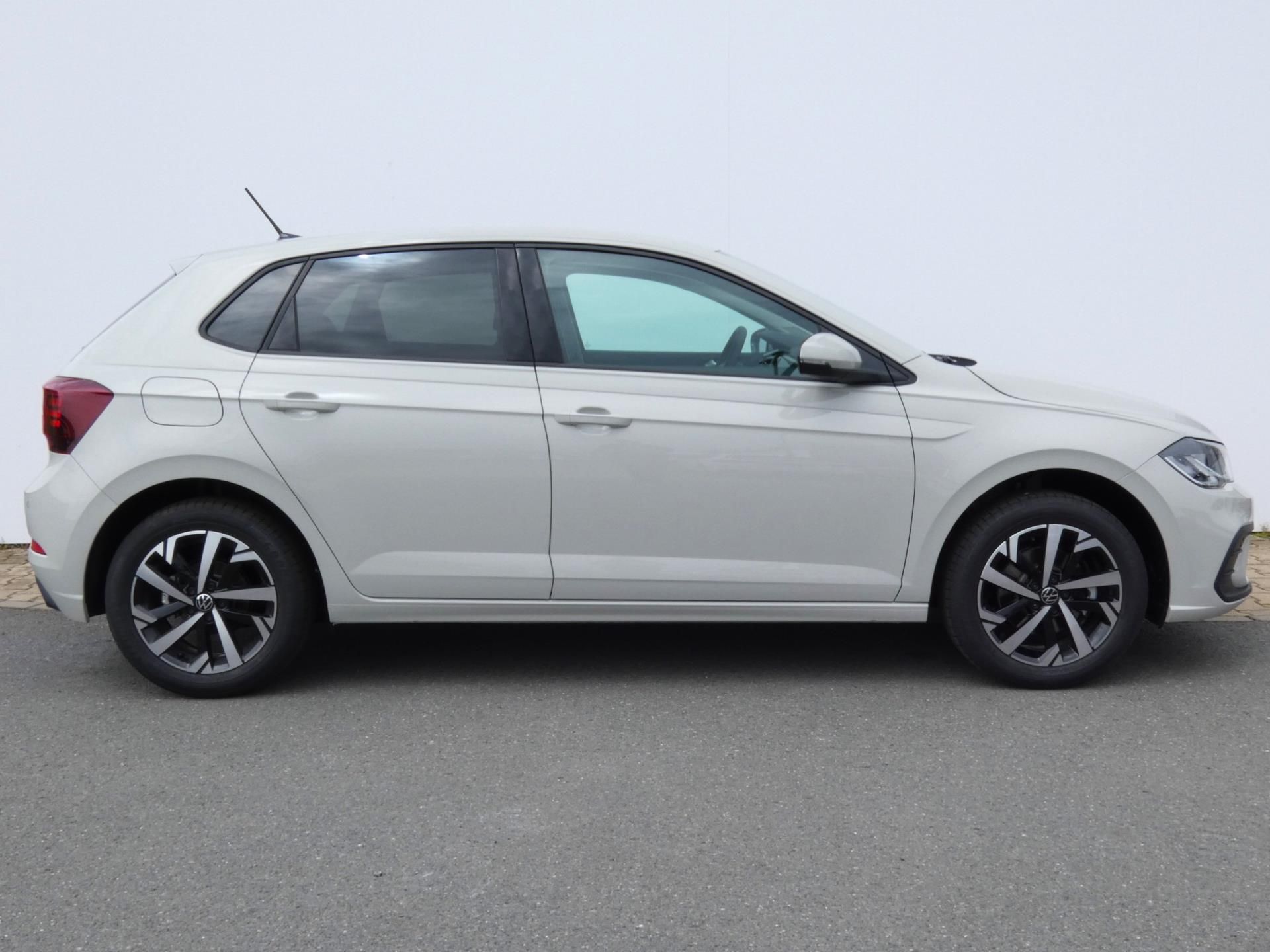 Volkswagen Polo, People 1,0 TSI 85 kW 7DSG - fotka 3