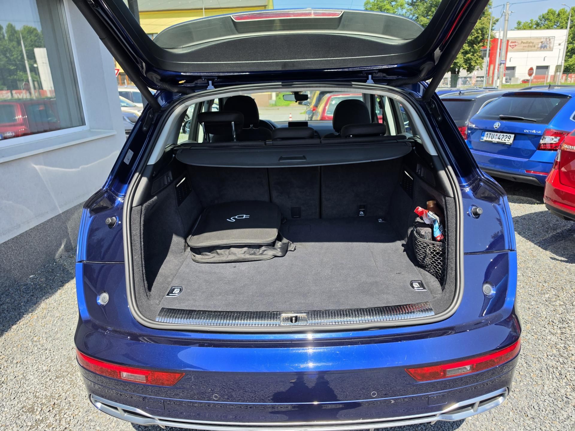 Audi Q5, 2.0 TFSI S-Line Hybrid - fotka 5