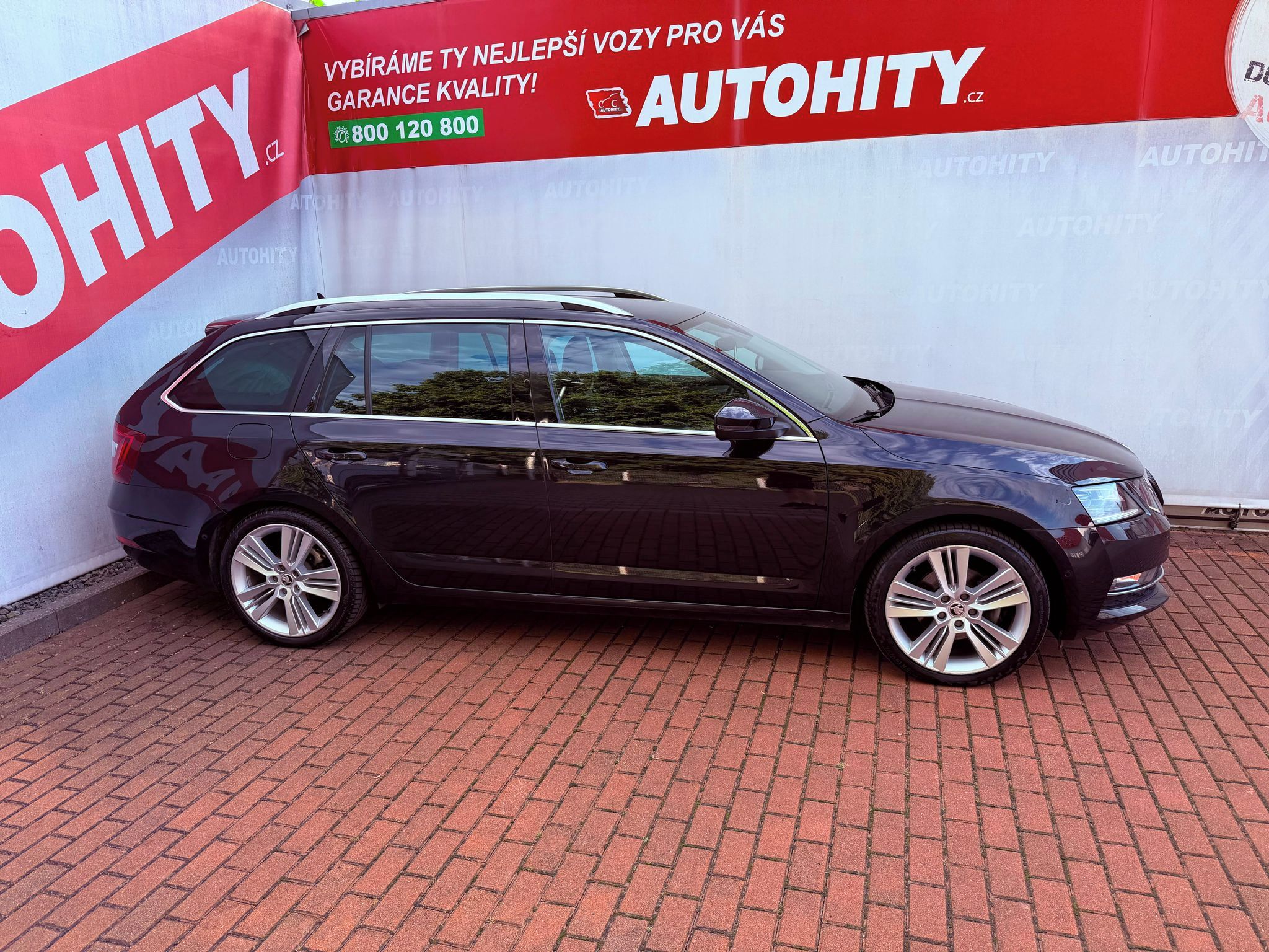 Škoda Octavia, 1.4 TSi DSG Style, Serviska - fotka 6