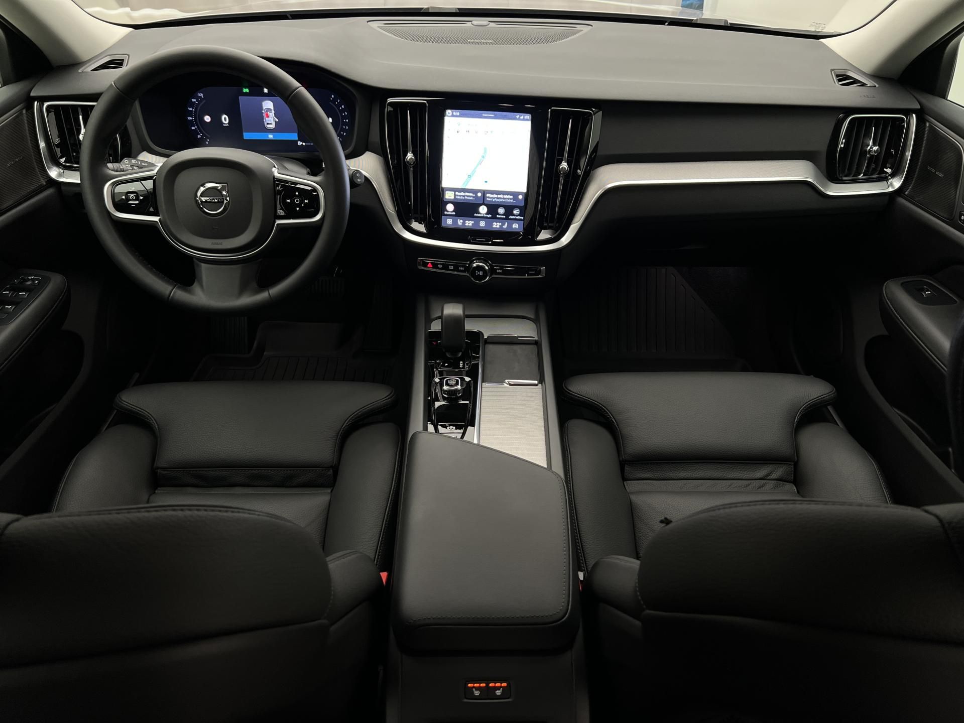Volvo V60, B4 DARK PLUS 1. maj. - fotka 2