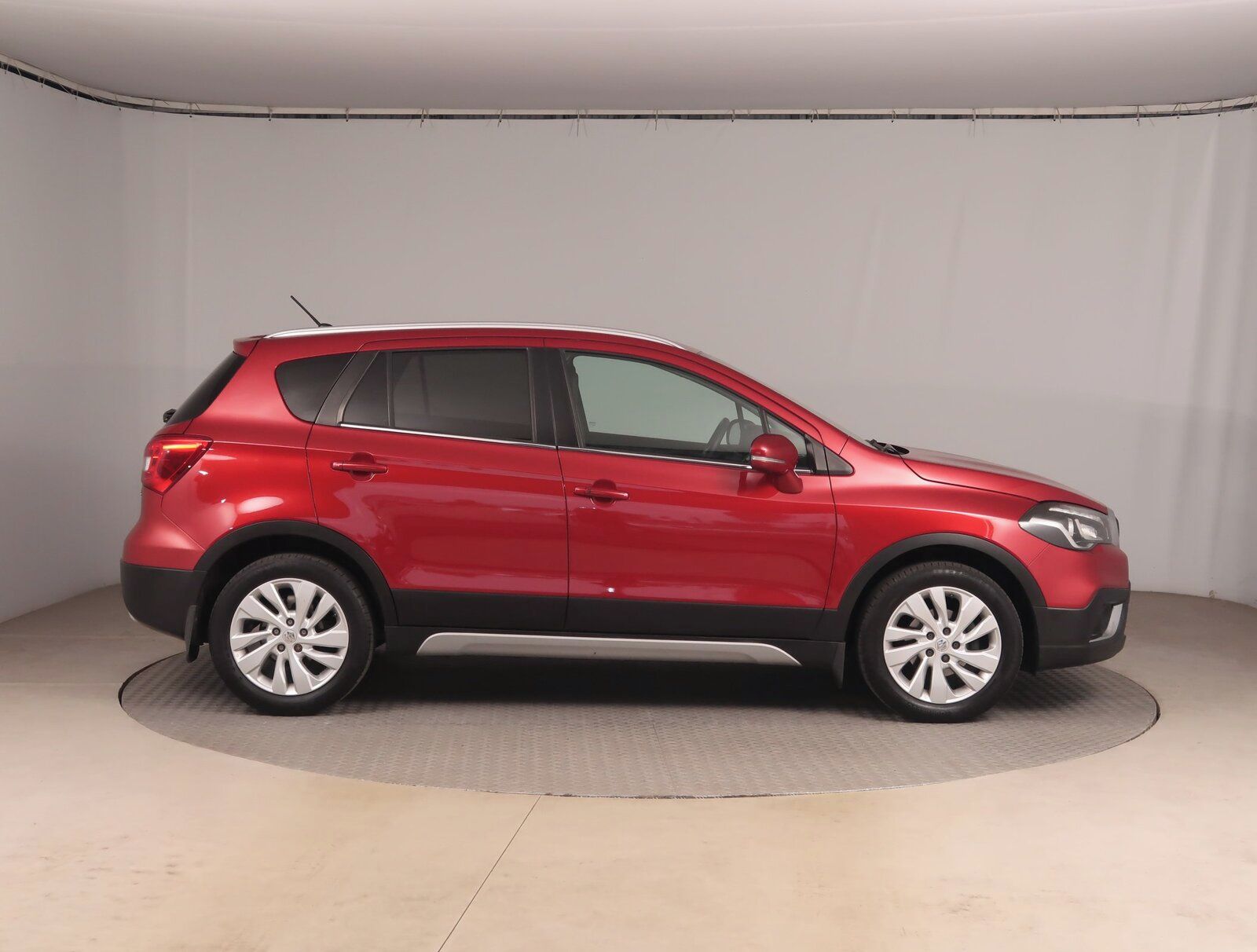 Suzuki SX4 S-Cross, 1.4 BoosterJet, ČR,1.maj - fotka 6