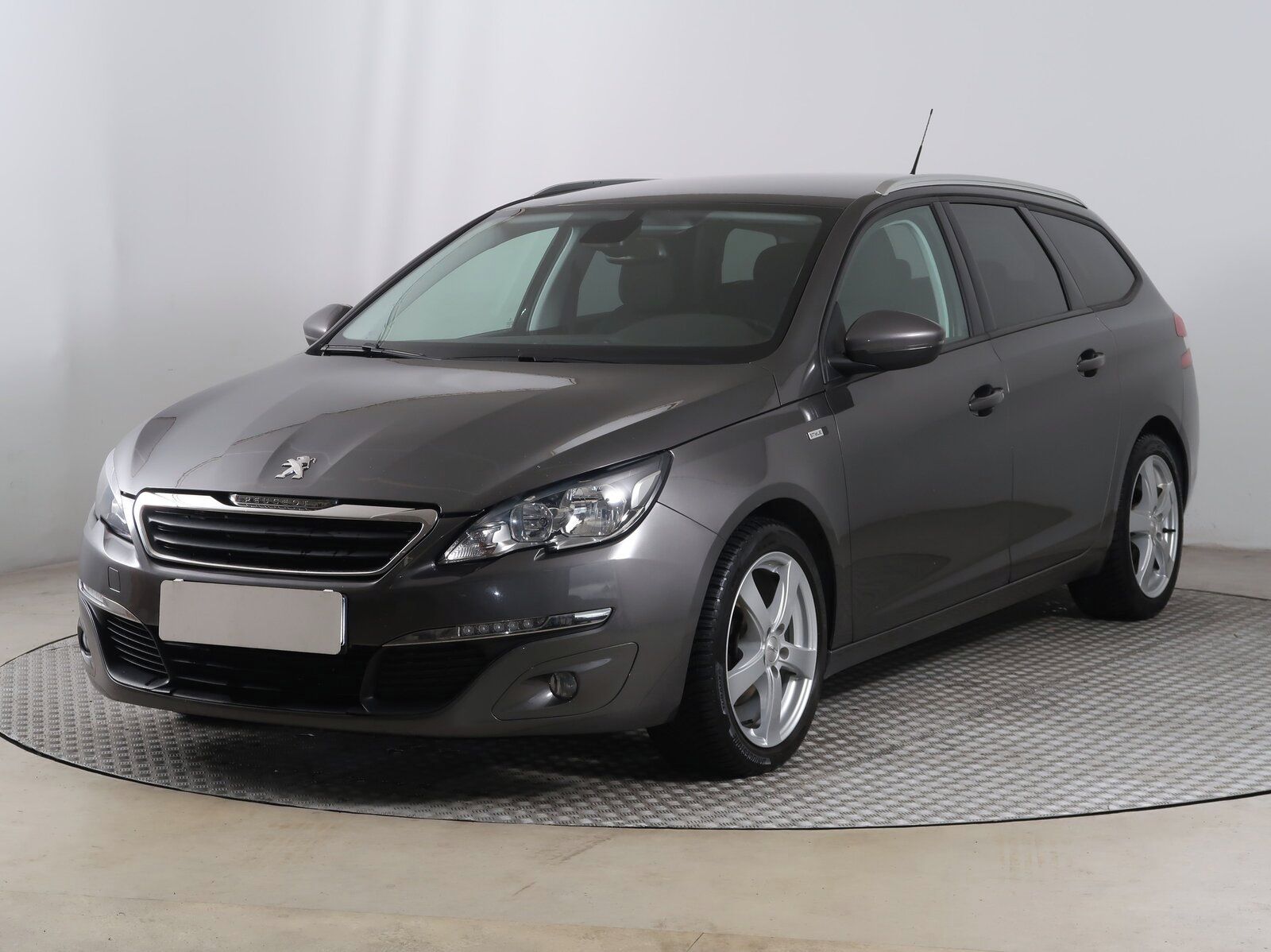 Peugeot 308, 1.2 PureTech, Navi, Klima - fotka 2
