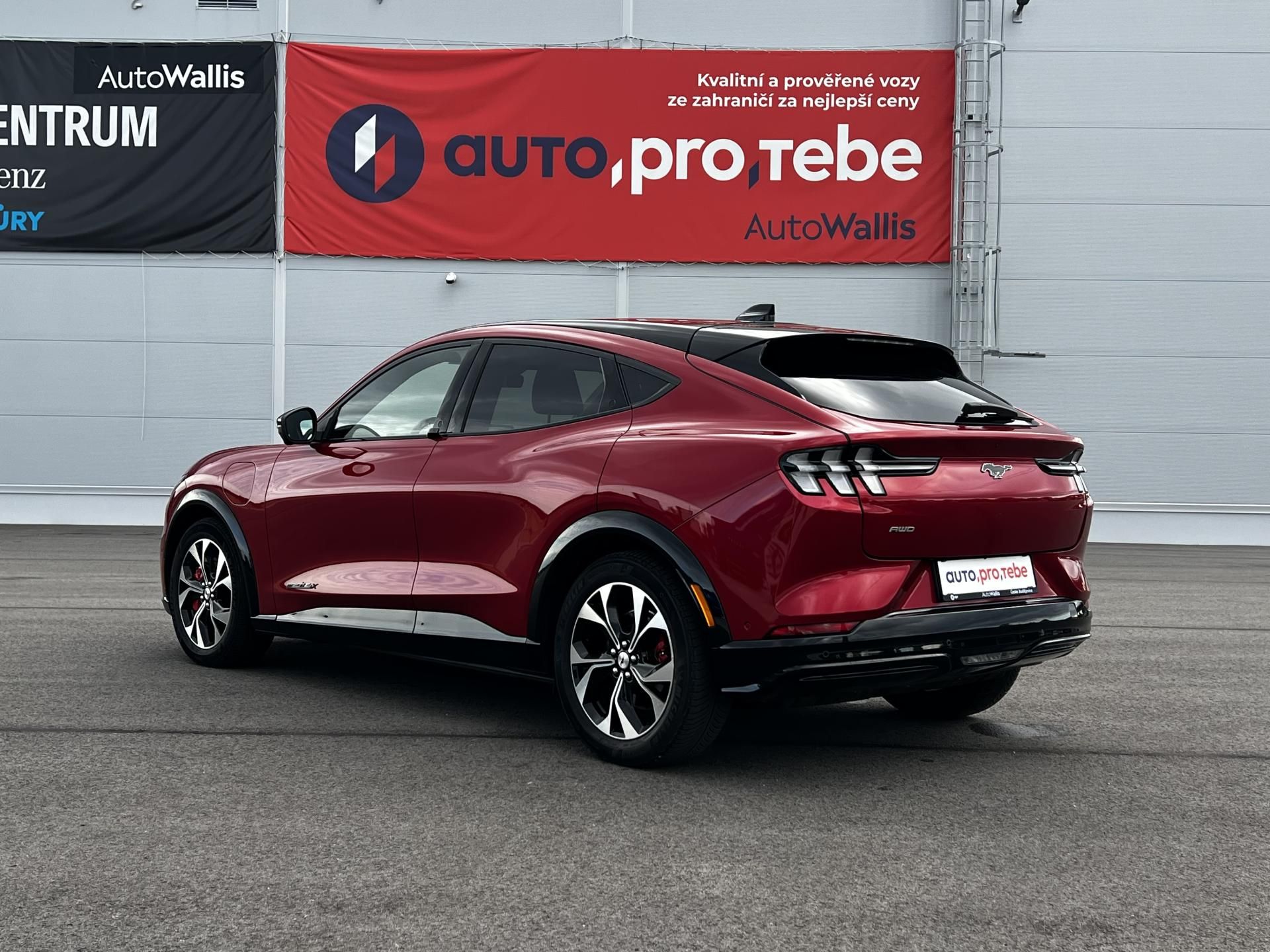 Ford Mustang Mach-E, AWD 98kWh First Edition DPH - fotka 5