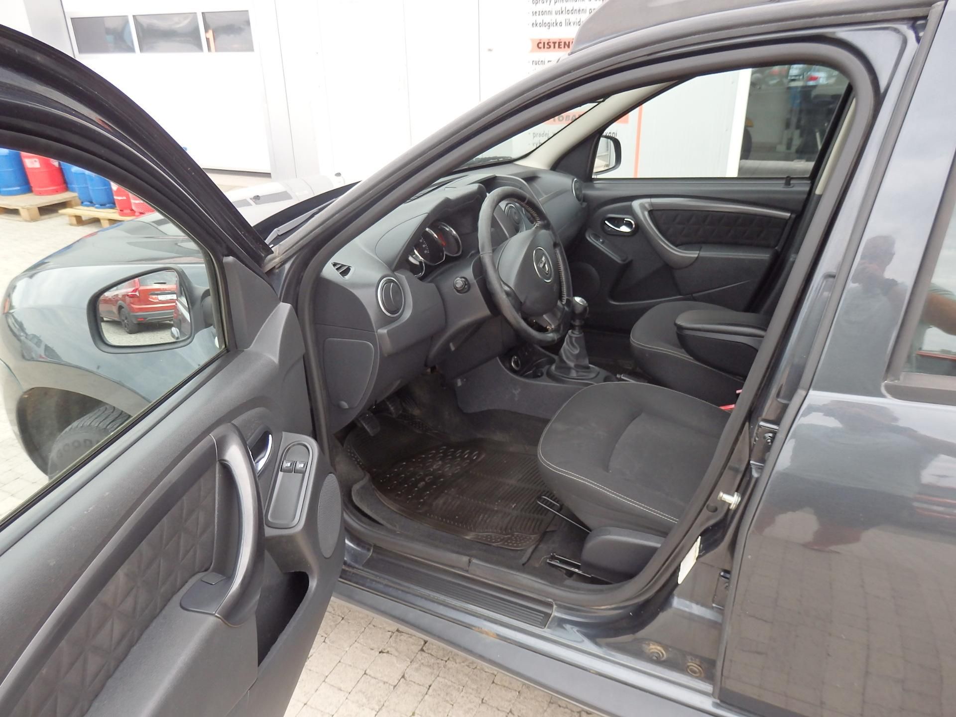 Dacia Duster, 1.5 DCI 4x4 ZÁVĚS, KLIMA - fotka 6