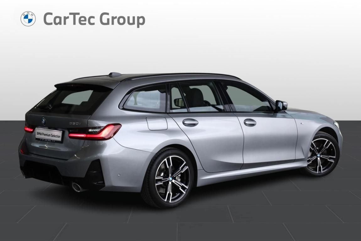BMW Řada 3, 330i xDrive Touring - fotka 3