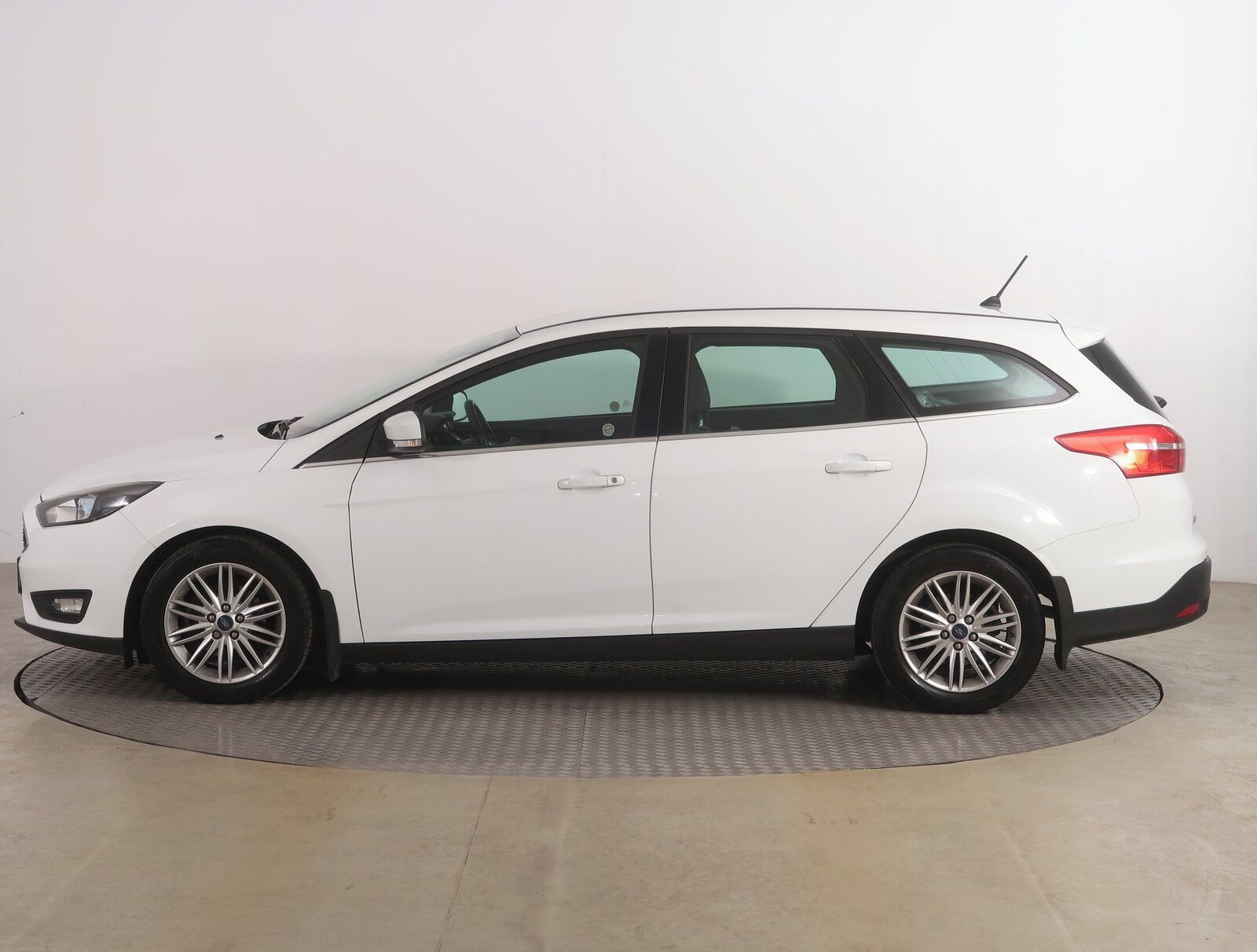 Ford Focus, 1.0 EcoBoost - fotka 3