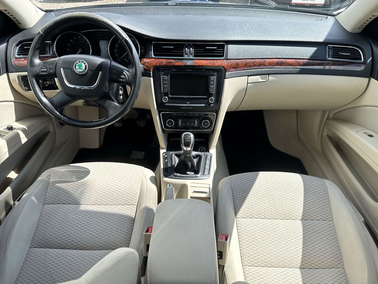 Škoda Superb, 2.0 TDI Ambition - fotka 5