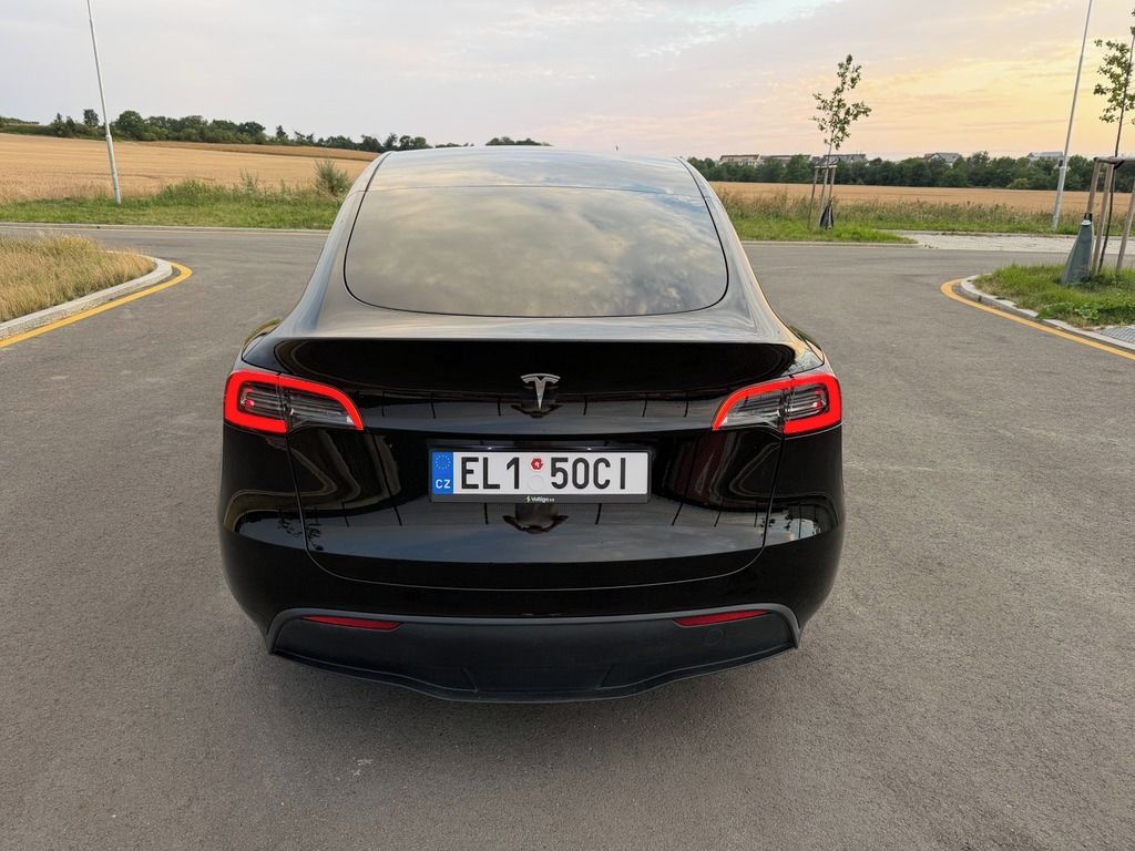 Tesla Model Y, Long Range 4WD, SoH 96% - fotka 5