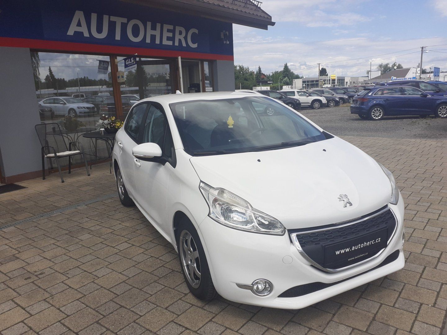 Peugeot 208, 1.0  PT ,AC,TEMP. - fotka 2