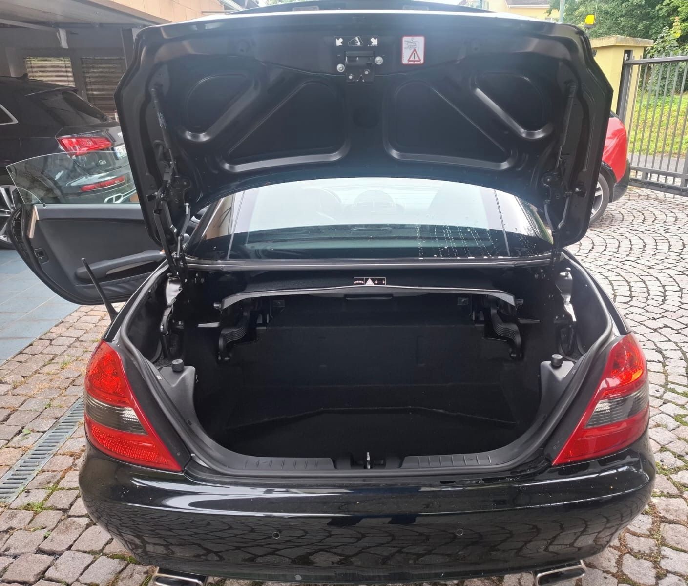 Mercedes-Benz SLK, 3,5i 224kw manual 1.majitel - fotka 5