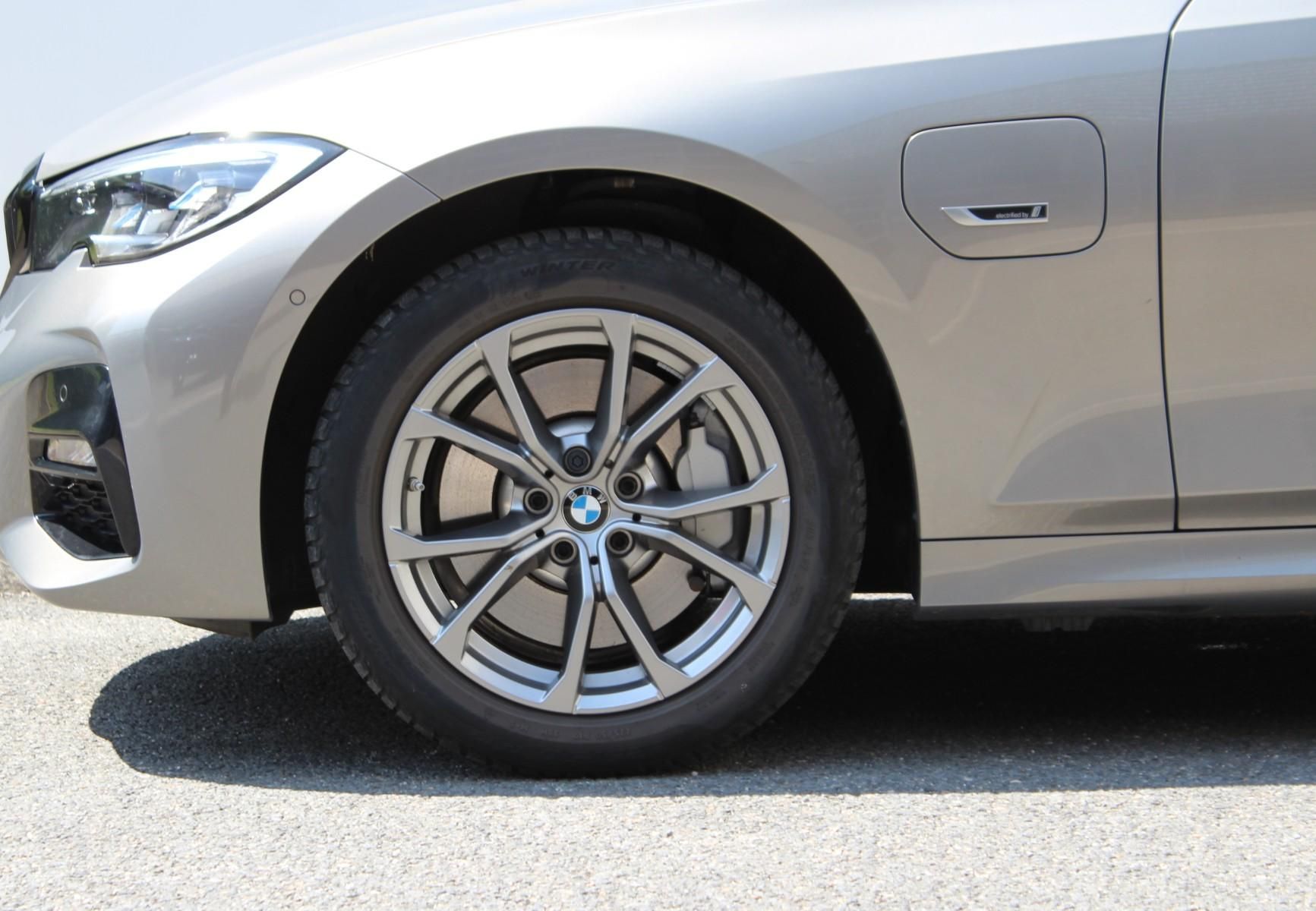 BMW Řada 3, xDrive Touring - fotka 6