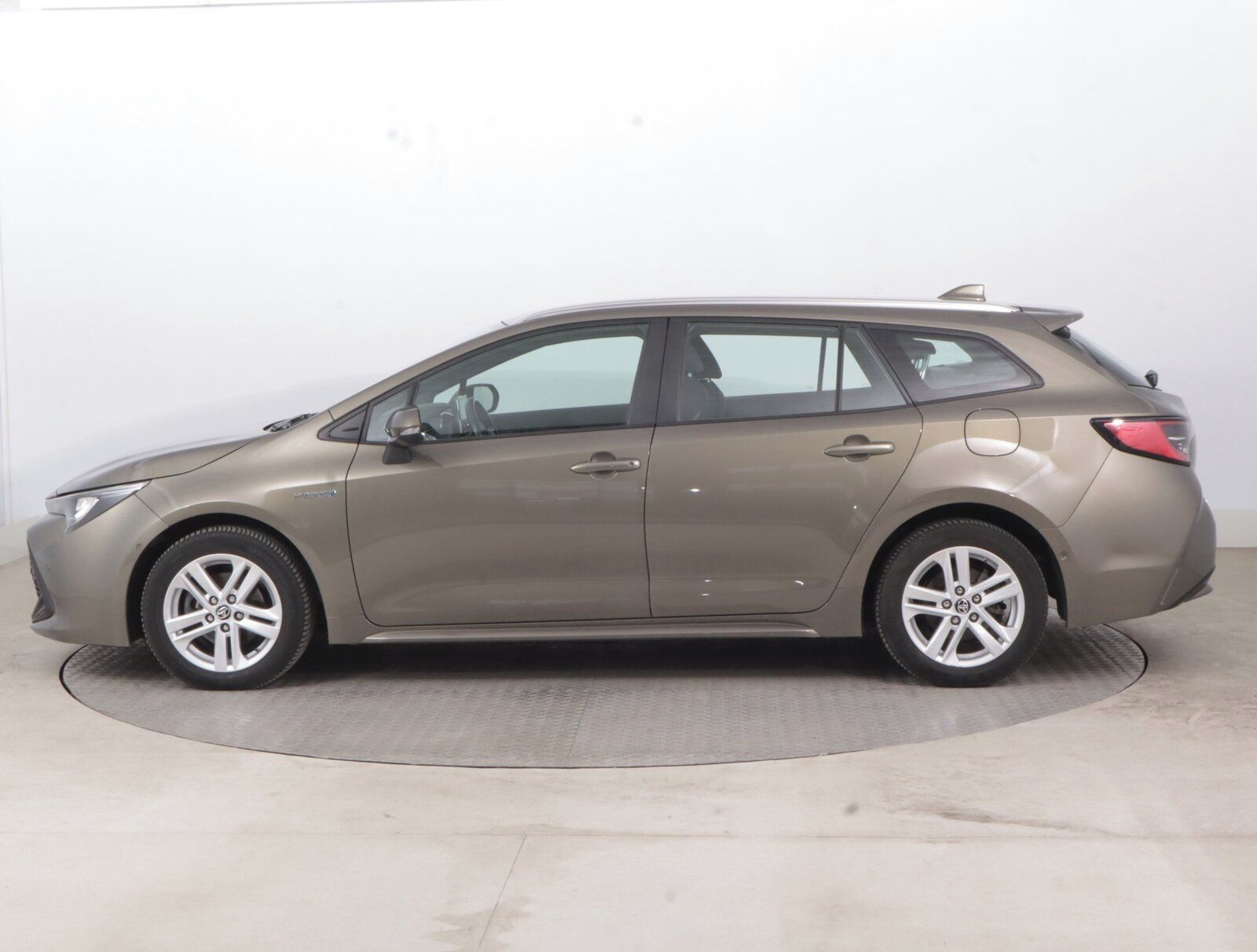 Toyota Corolla, 1.8 Hybrid, Automat, ČR,1.maj - fotka 3