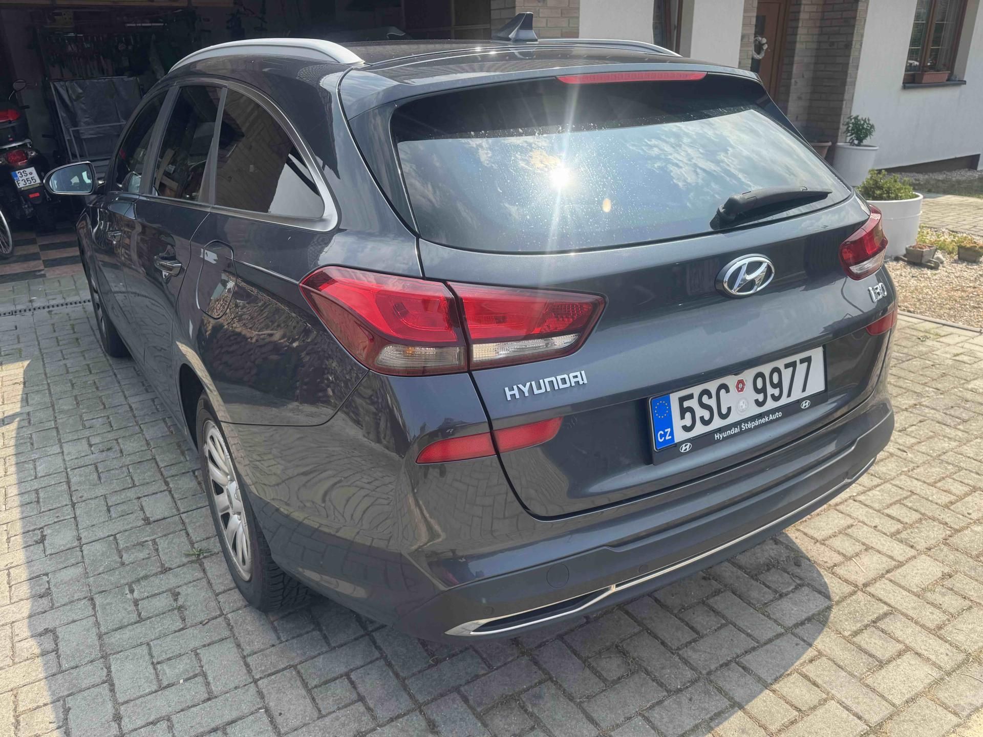 Hyundai i30, Hyundai i30 1,0 -kombi-automat - fotka 5