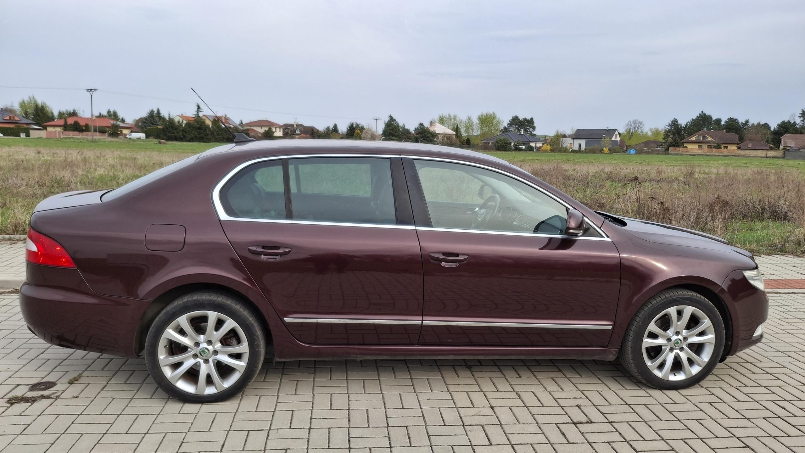 Škoda Superb, 2.0 TDI 125 kw 1. majitel - fotka 3