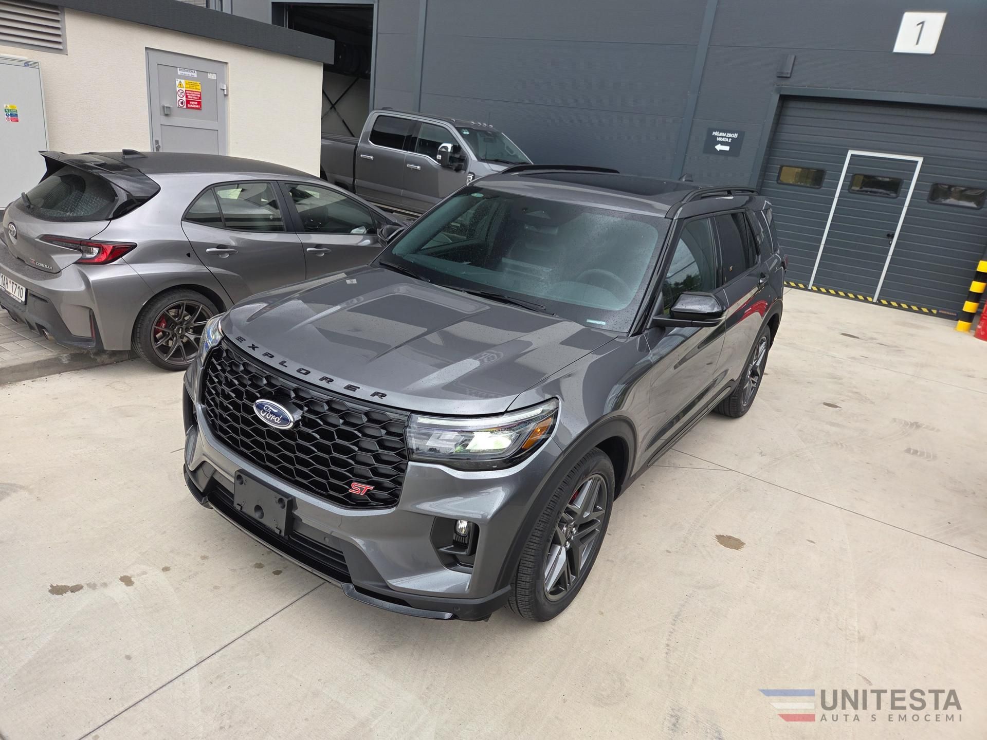 Ford Explorer, 2025 Explorer ST 4x4 - fotka 6