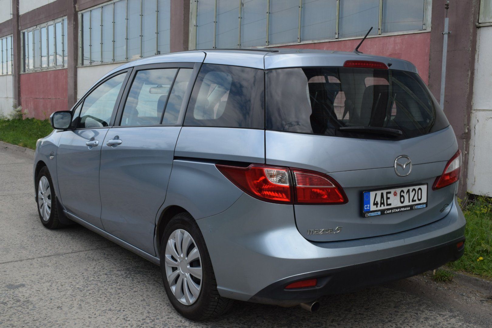 Mazda 5, 7míst, po FL - fotka 3