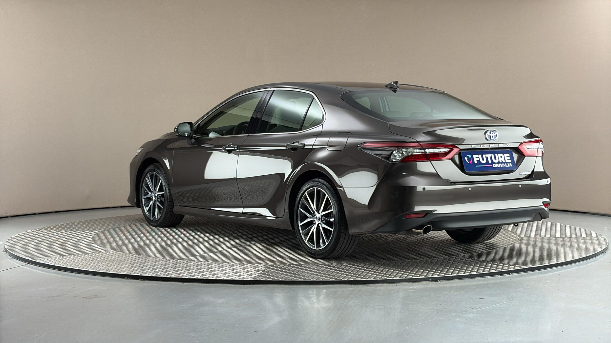 Toyota Camry, 2.5 Hybrid AUT Executive - fotka 2