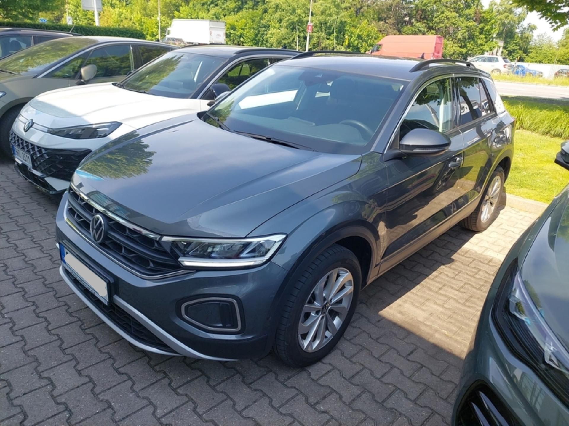 Volkswagen T-Roc, 1,5 TSi/110kW LIFE - DSG,TZ,.. - fotka 3